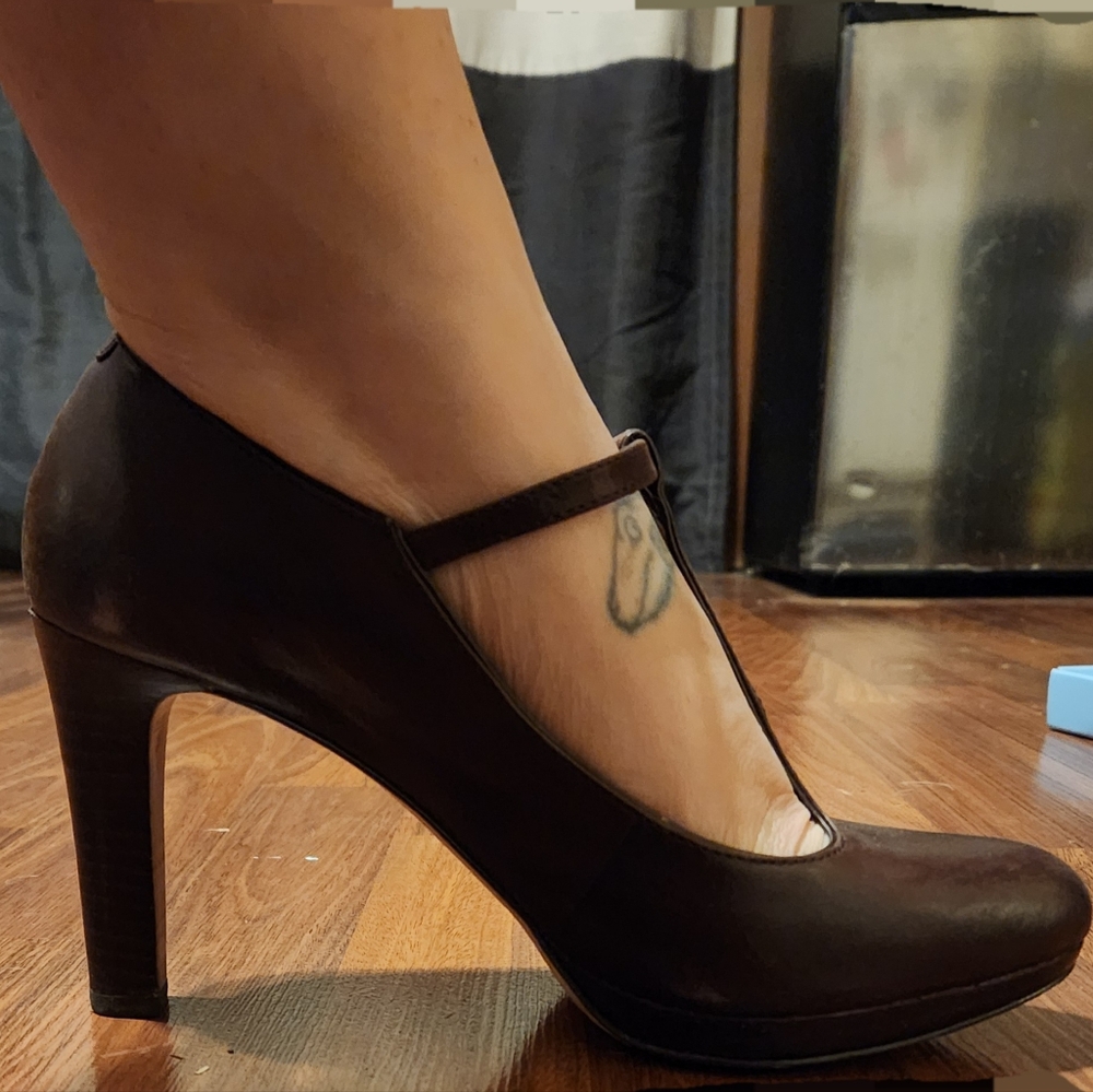 Antonio Melani T-Strap in Dark Wood